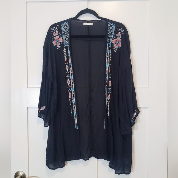 American Eagle Kimono Cardigan Floral Embroidery Medium Black Aztec Southwestern - Picture 1 of 14